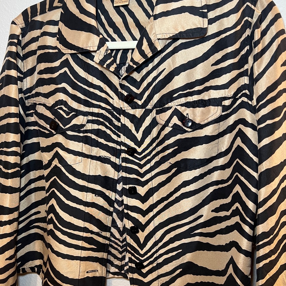 Button Down Zebra Print Top Size Small - image 8